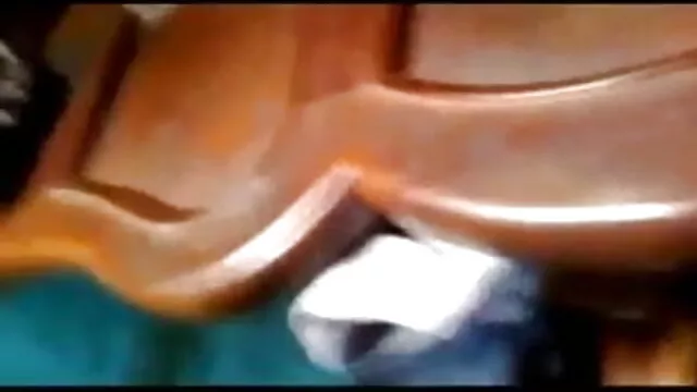 યુવાન સોનેરી કરે છે blowjob બીપી સેકસી વીડીયો પહેલાં ઘૂંટણ સેક્સ