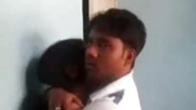 મોટા ટોટી માણસ fucks બે છોકરીઓ પર સફેદ સેકસી બીપી વીડીયો એચડી બેડ
