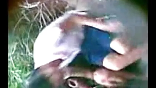 કાળી ઘૂંટણ માં fucks એક મોટો નકલી વીડીયો સેકસી બીપી લોડો તેના તેલ-smeared ગાંડ