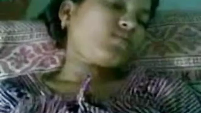 નાજુક રોમાનિયન ઓપન સેકસી બીપી વીડીયો masturbates સામે માણસ Skype પર