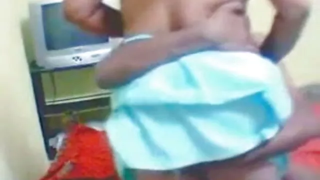 Boobs અને સેકસી વીડિયો બીપી વીડીયો બતાવે છે માત્ર એક ફીત બ્રા