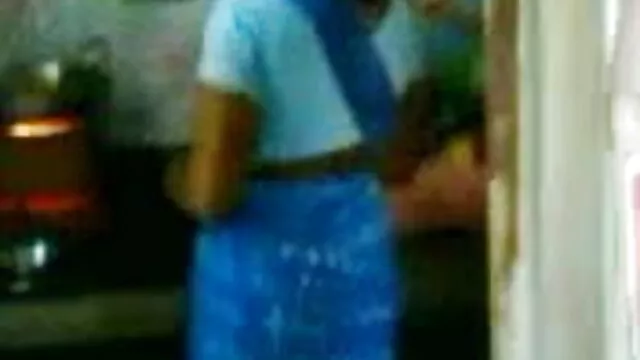 મમ્મી સાથે મોટી કુદરતી ડીંટડી સાથે fucks એક ઉદાર વ્યક્તિ અલગ અલગ ત્રીપલ એક્સ બીપી વીડીયો સેકસી રહે છે